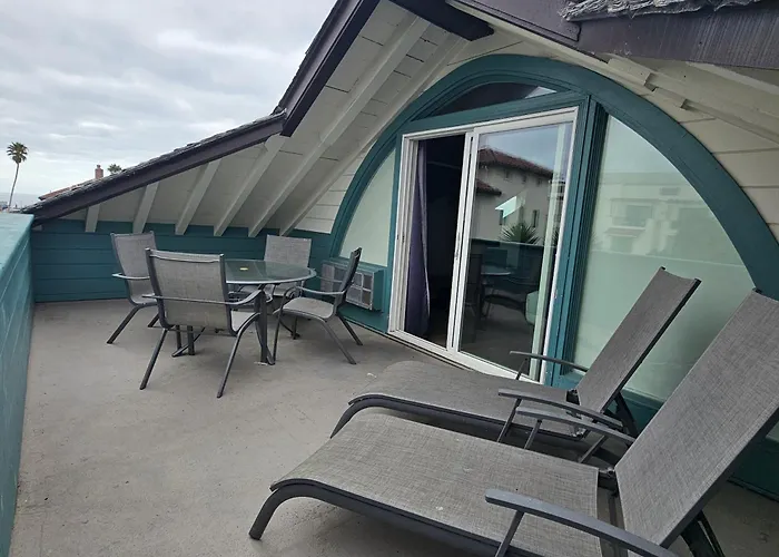 Casablanca Inn On The Beach